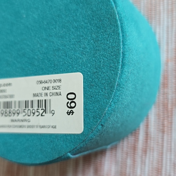 SPARKLE ALLURE BRAND FASHION JEWELRY 4 PAIRS OF STUD PIERCED EARRINGS - Picture 5 of 5